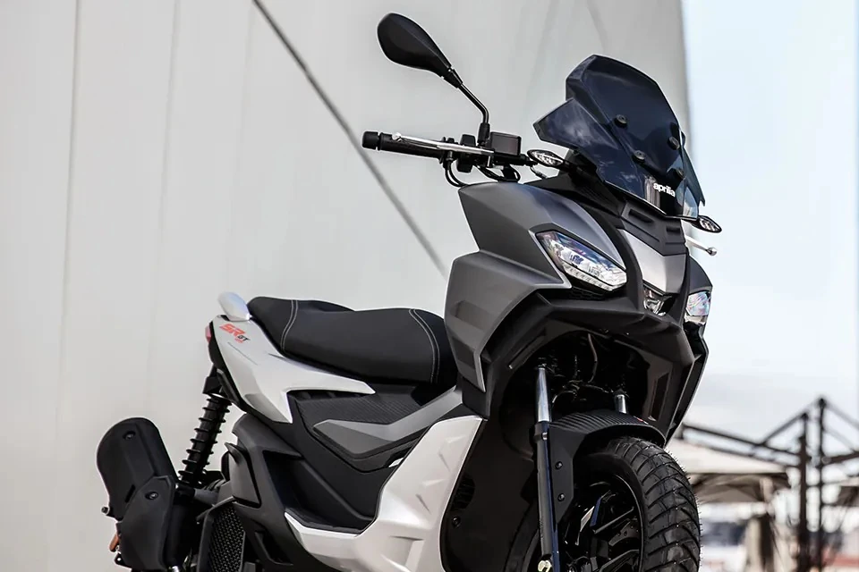aprilia-sr-gt-125-1