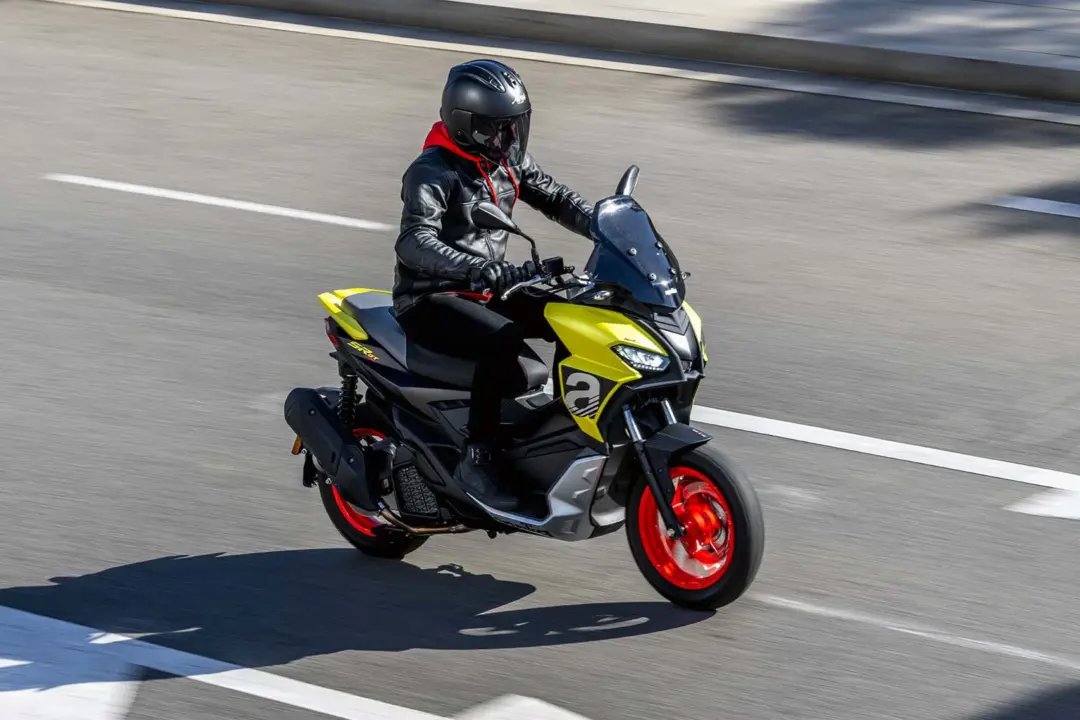 aprilia-sr-gt-125-sport-3