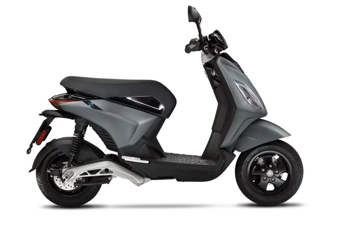 piaggio-1-gray